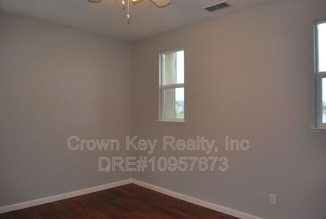 Building Photo - 297 Emory Oak Pl