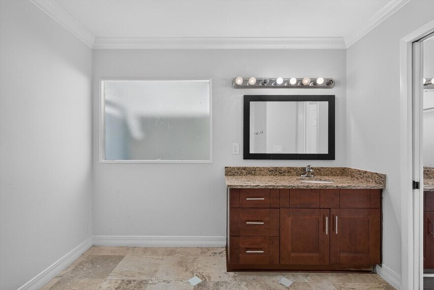 Building Photo - 7812 Linkside Dr