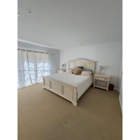 Building Photo - 6015 Pine Tree Dr