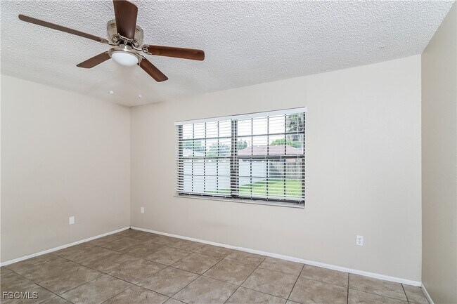 Building Photo - 3421 32nd St SW