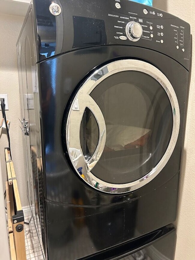 Building Photo - 2bed 2bath 1,401 Sqft VANTIS Condo in the Heart of Aliso Viejo