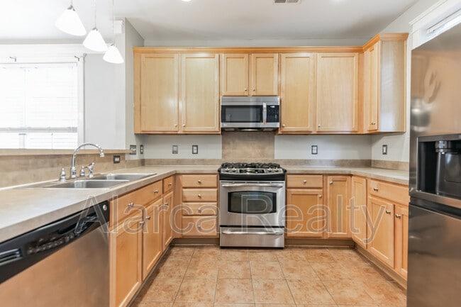 Building Photo - 4234 Vance Rd N