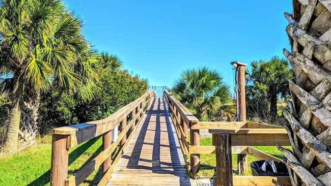 Building Photo - 880-A1A A1A Beach Blvd