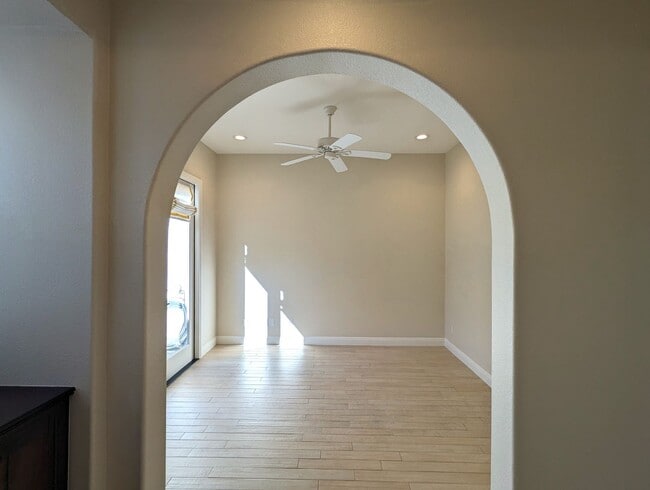 Building Photo - 6217 Alverton Dr