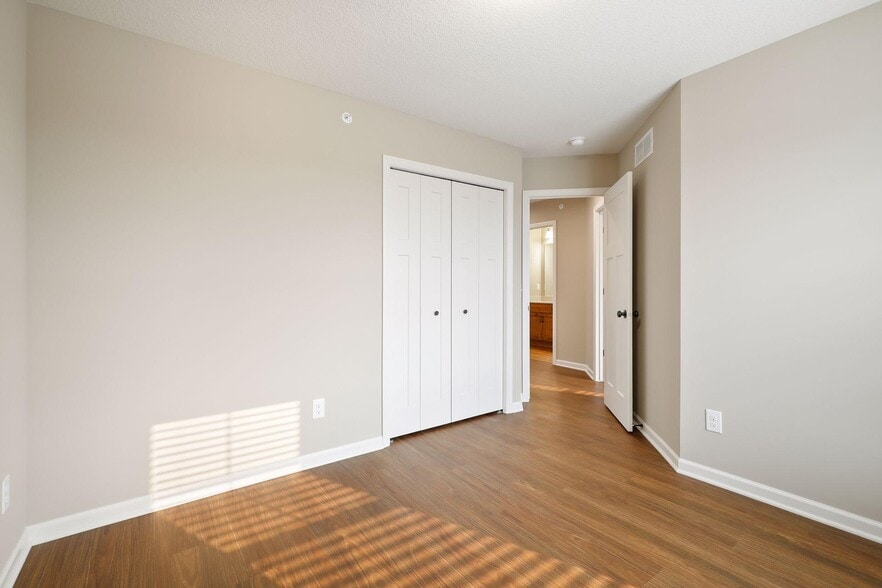 Building Photo - 6532 Joliet Ave S