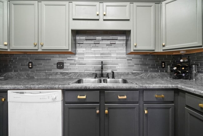Building Photo - 3738 Meadow Ridge Ln