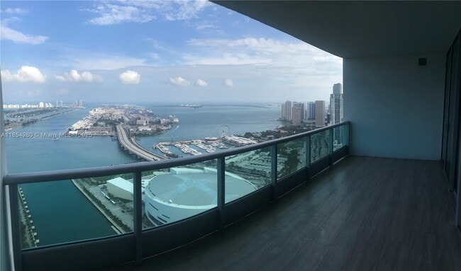 Building Photo - 900 Biscayne Blvd