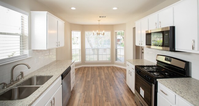 Building Photo - 1612 Sylvia Ln