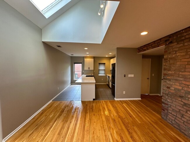 Building Photo - Collins Ave 241-243 MLR