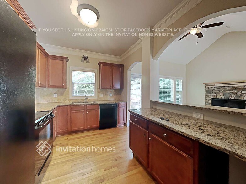 Building Photo - 53 Lazarus Dr