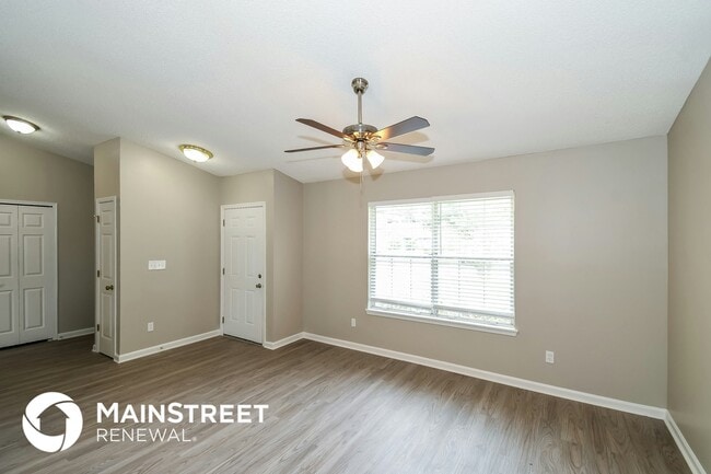 Building Photo - 2428 Justin Rd E