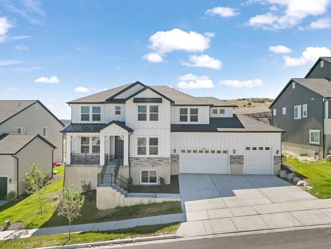 Primary Photo - Charming 4-bedroom, 2.5-bathroom home