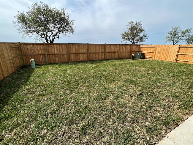 Building Photo - 4954 Pne Hvn Ln