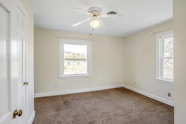 Bedroom 3 - 3245 Kings Ln