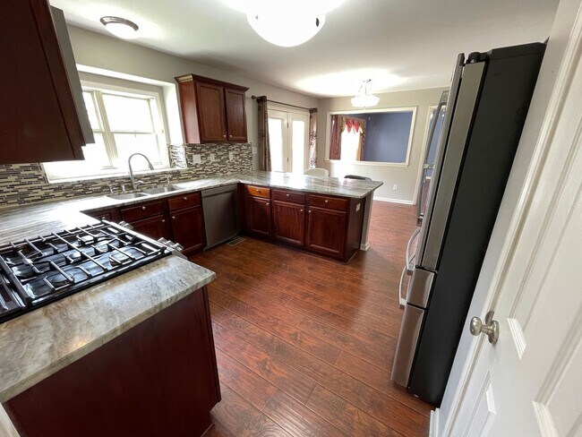 Building Photo - 10916 Collington Dr