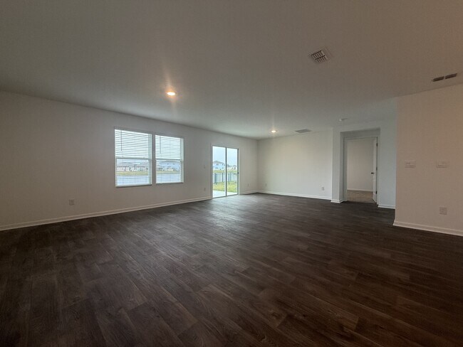 Building Photo - 350 Ardila Cir