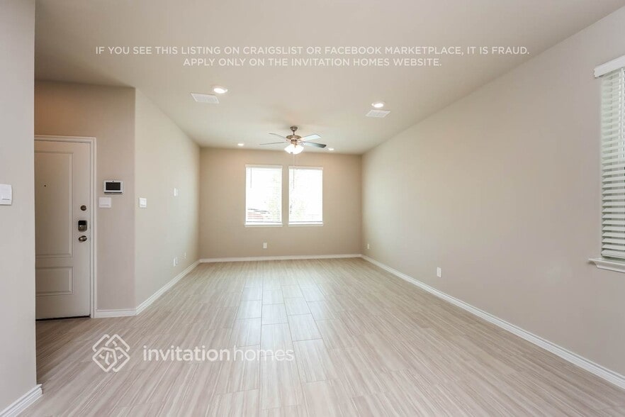 Building Photo - 7175 Blue Jay Way