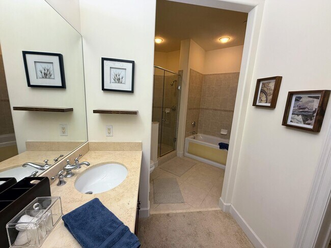 Building Photo - 20 Orange Ave