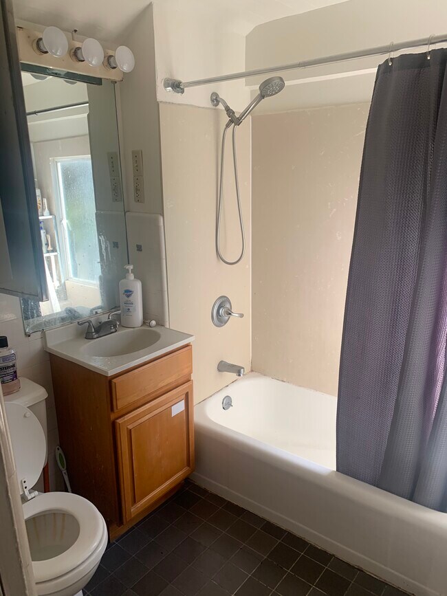 Building Photo - 1733 La Loma Ave