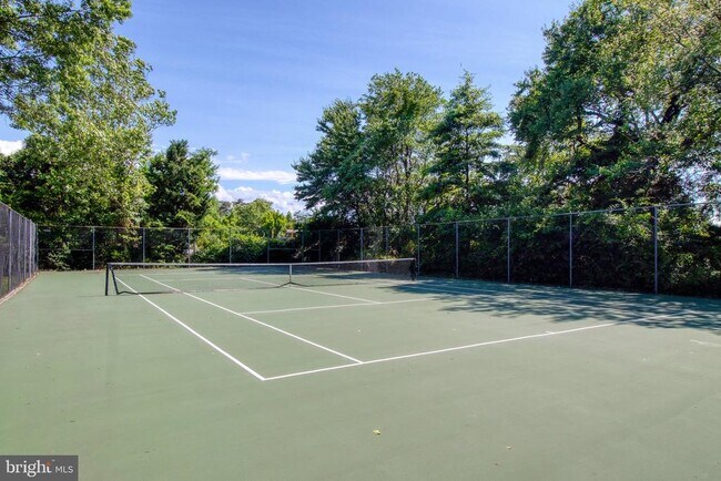 Building Photo - 3964 Rosebay Ct