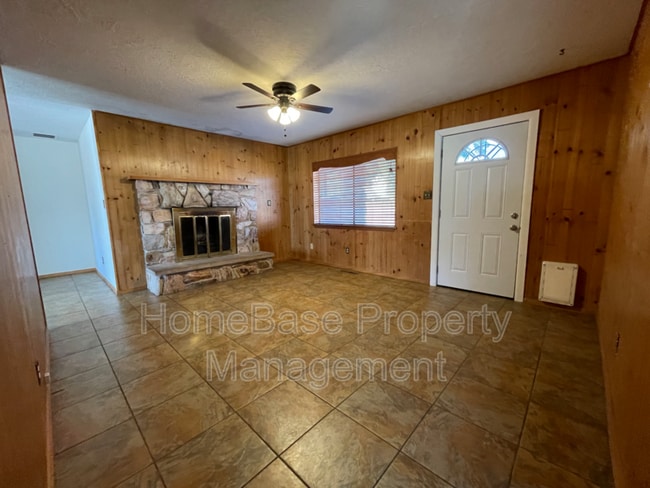 Building Photo - 2600 Cliffside Dr