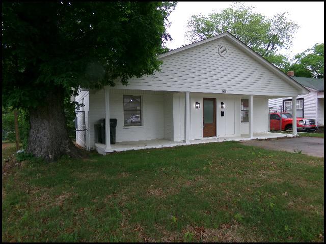 Building Photo - 606 E 21st St