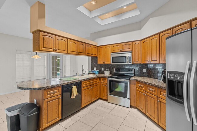 Building Photo - 1040 Bay Harbor Dr