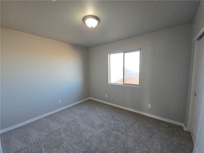 Building Photo - 2951 E Colina Cerbat