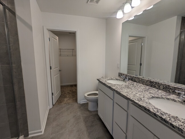 Building Photo - Room in Townhome on Leading St