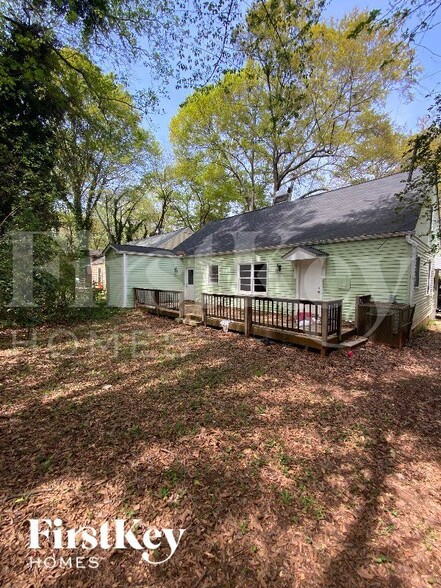 Building Photo - 390 Hillside Dr SW