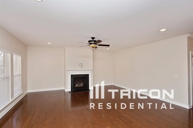 Building Photo - 91 Berry Hill Dr