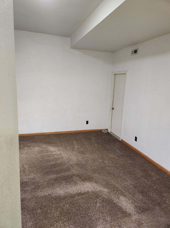 Building Photo - The Dentist Building