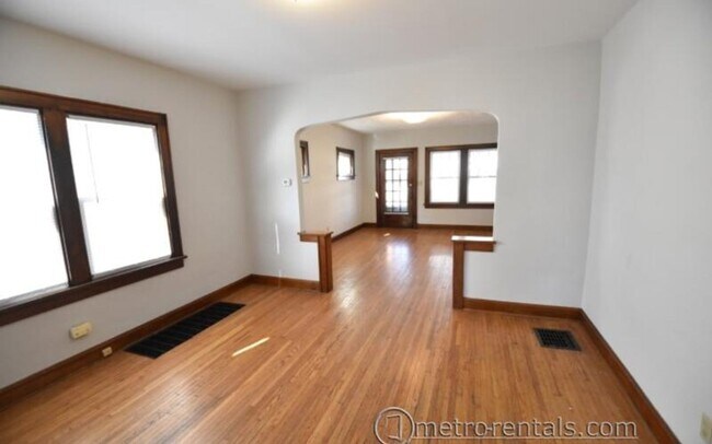 Building Photo - 87-89 W California Avenue