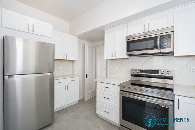 Building Photo - Russian Hill: Remodeled 9th Floor Apartmen...