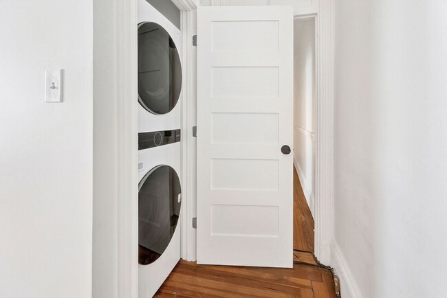 Building Photo - 864 Huntington Ave