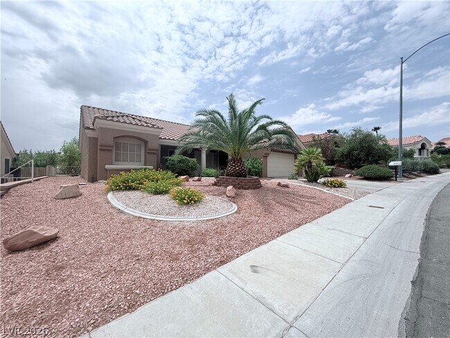 Building Photo - 9709 Blue Bell Dr