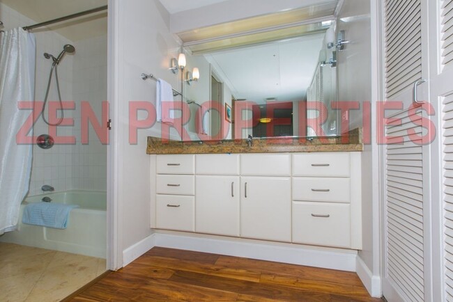 Building Photo - fully furnished 1/1/1 condo at Harbor Squa...