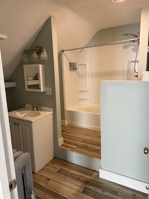 Building Photo - 17 Bowers St