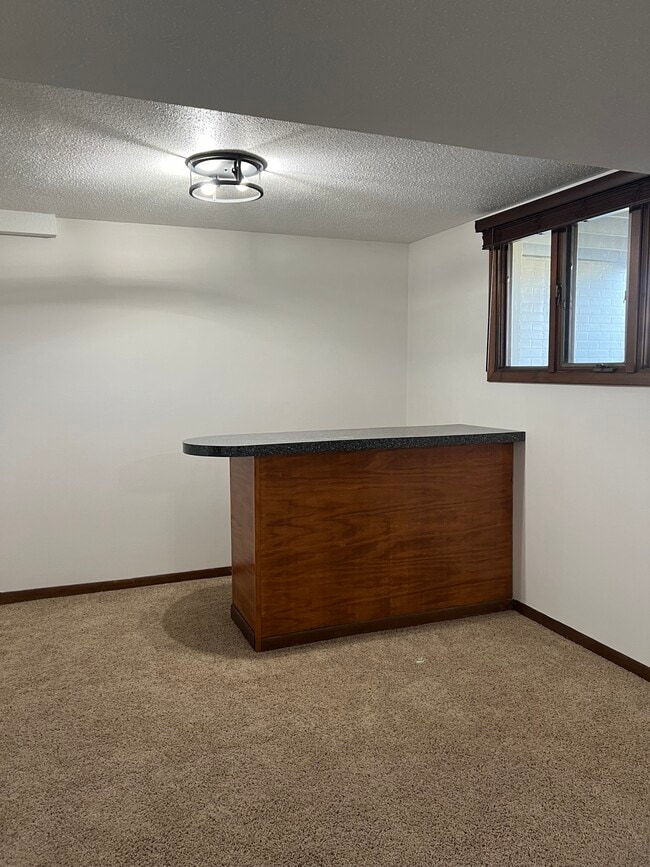 Building Photo - 3025 Parkwild Dr