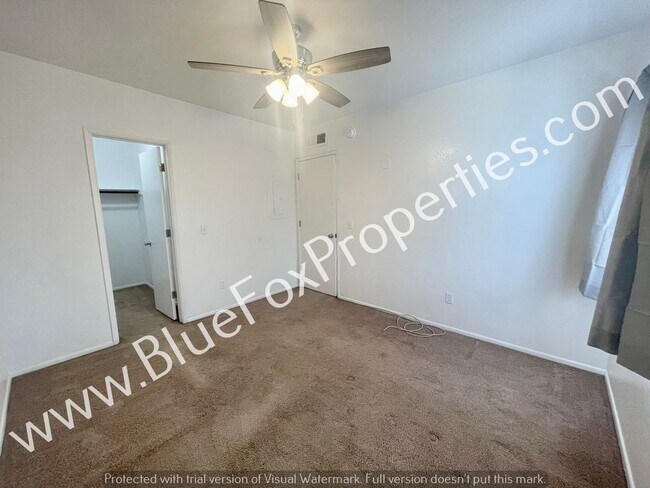 Building Photo - 3690 N Country Club Rd