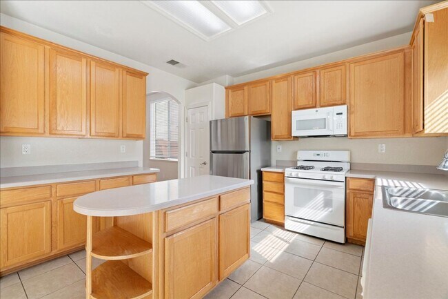 Building Photo - 7 Pewter Ct