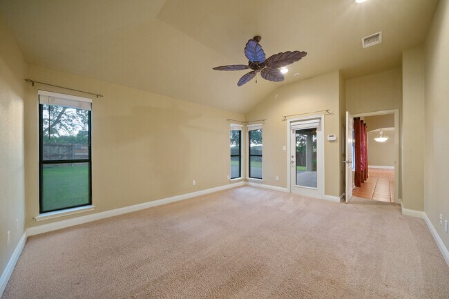 Building Photo - 1214 Sugar Land Dr