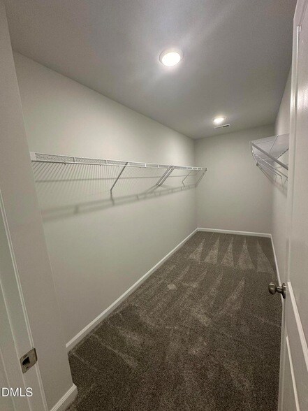 Building Photo - 531 Glen Clova Dr