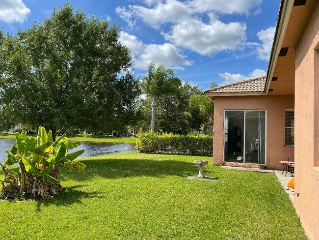 Building Photo - 5518 Place Lake Dr