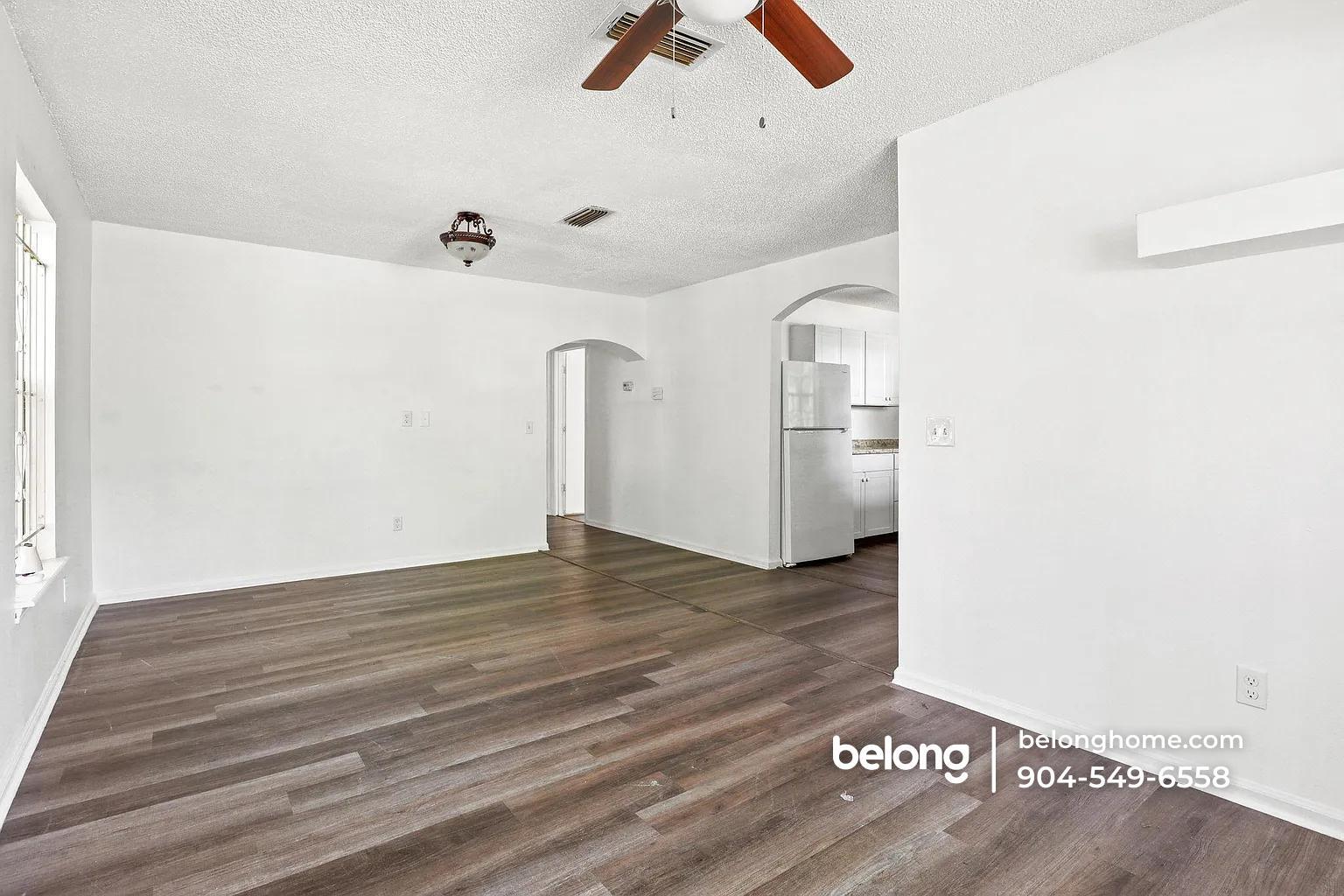 Building Photo - 1995 W 4th St