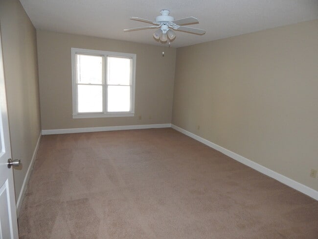 Building Photo - 2846 Willow Wood Cir