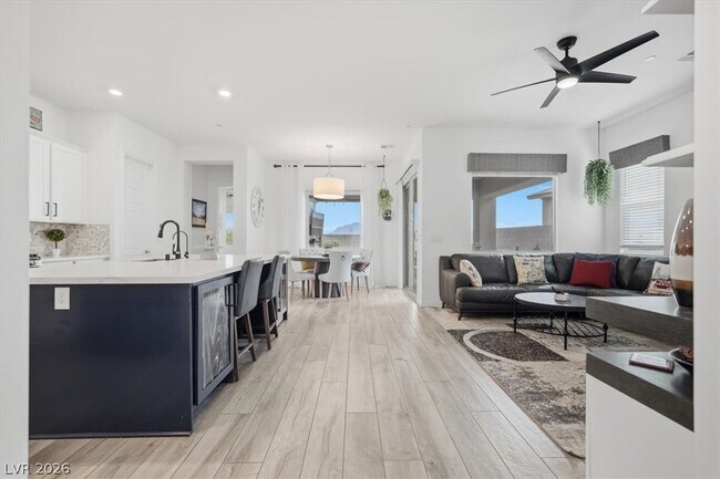 Building Photo - 246 Tallis Hills Ave