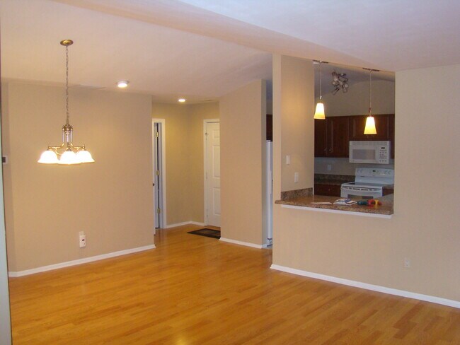 Building Photo - 528 Walden Circle