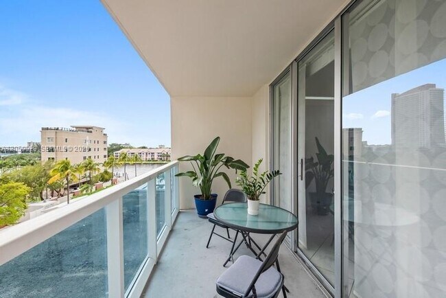 Building Photo - 3800 S Ocean Dr