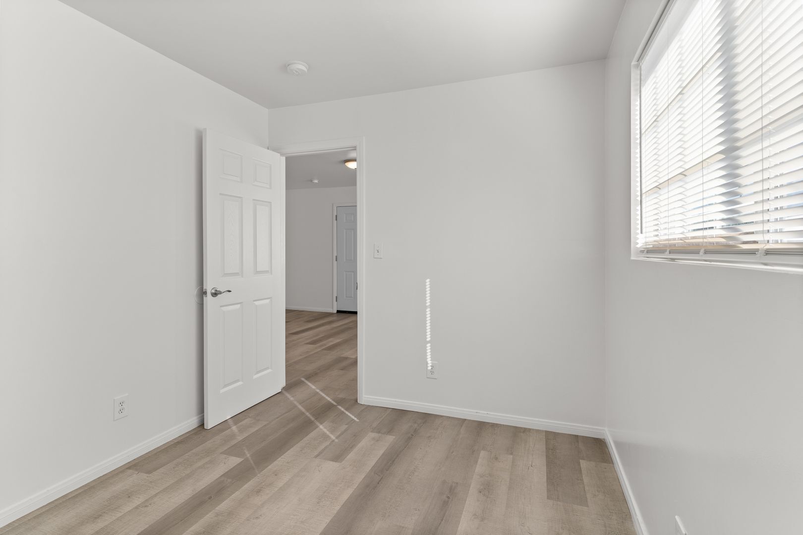 Building Photo - 11116 Berendo Ave